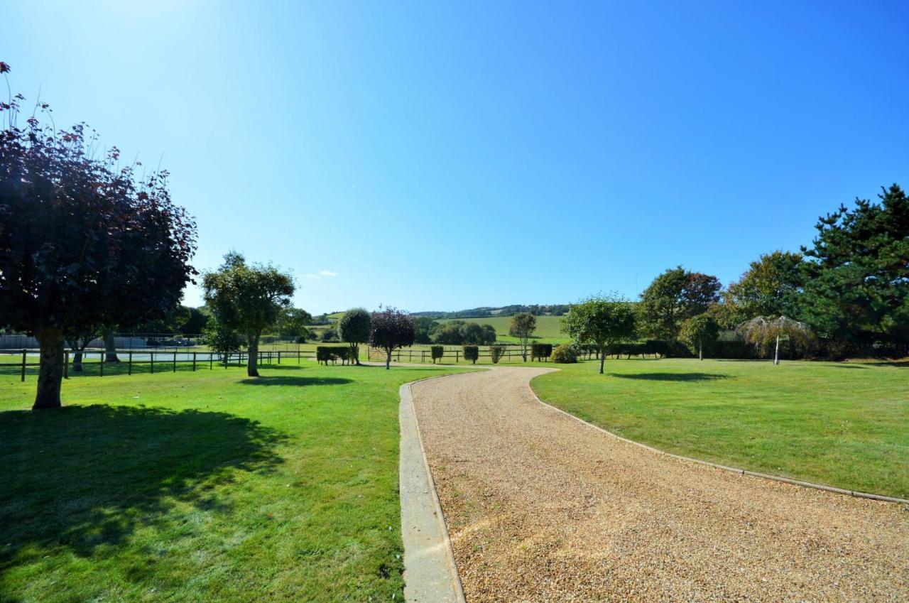 Rookley Farm Lodge Bagian luar foto